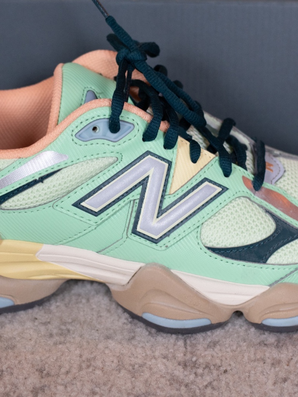 New Balance 9060 - Picture 3 of 8